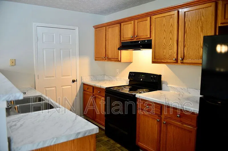 3 bed, 2.0 bath, 1170 sqft, $1,495 — Photo 4