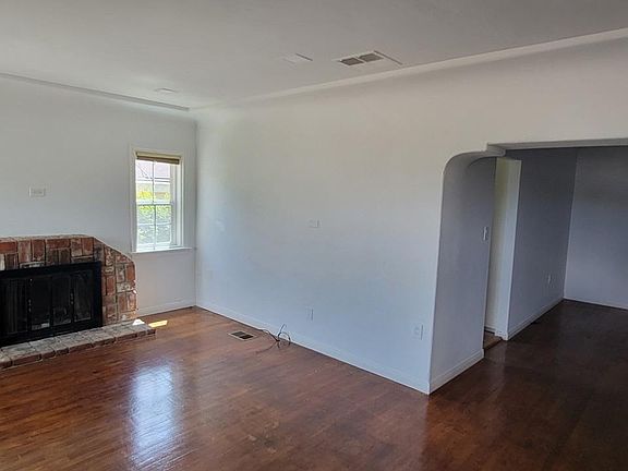 3rd image of 3036 Chamoune Ave