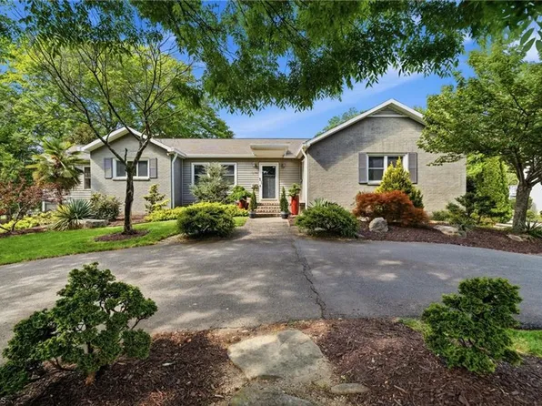 2749 Spring Garden Rd, Winston Salem, NC 27106