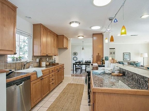 3rd image of 949 Ponderosa Pl