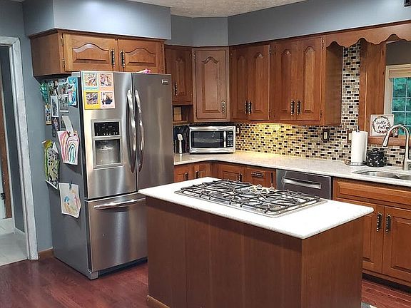 3rd image of 11891 Oakmont Dr