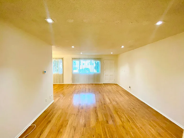 7654 Fountain Ave #2 — Photo 2