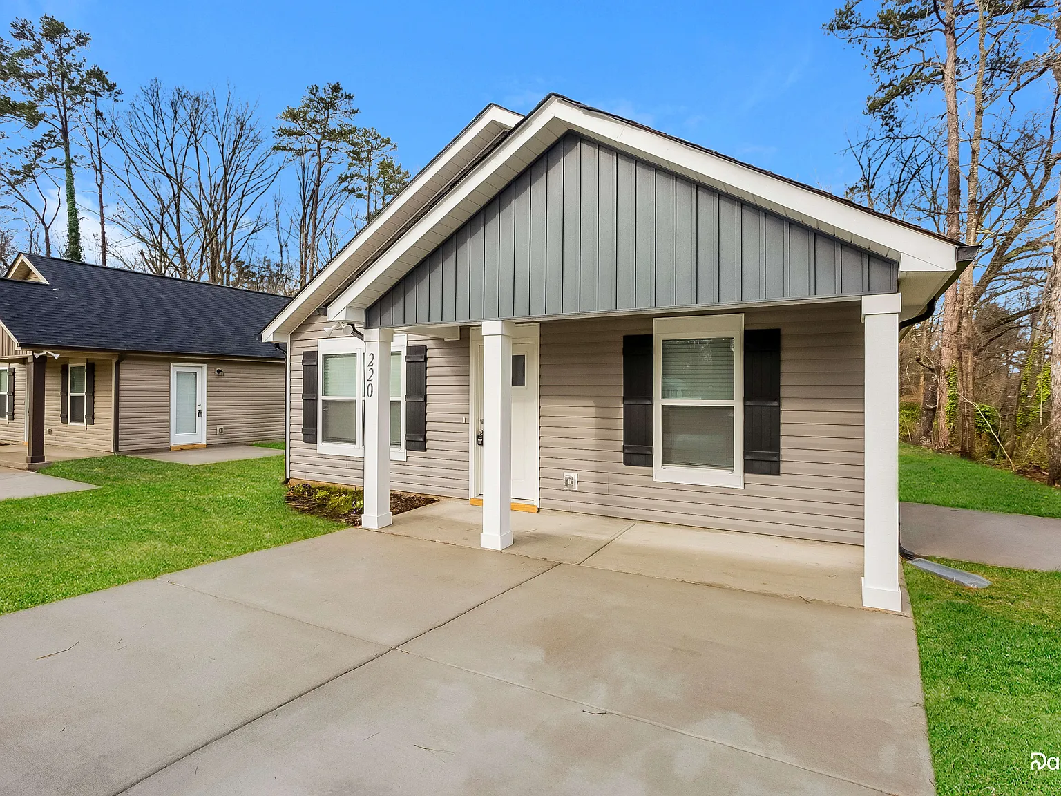 3 bed, 2.0 bath, 1205 sqft, $1,615 — Photo 3