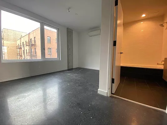 Rented by EXR | media 37