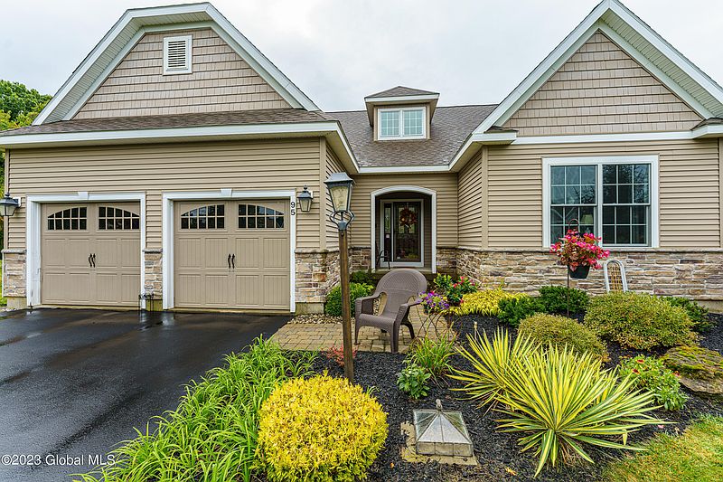 3rd image of 95 Sheldon Drive