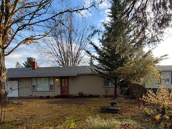 3rd image of 1077 SE Ashley Pl