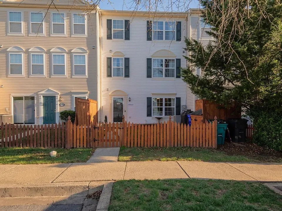 4904 Whitney Ter