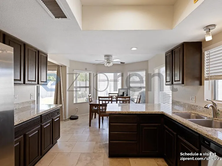 3858 E Dahlia Dr — Photo 8