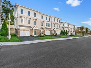 16 Hines Way #16, Newburyport, MA 01950