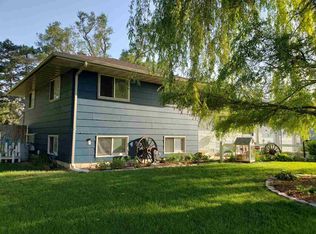1011 E 8th St, Cozad, NE 69130