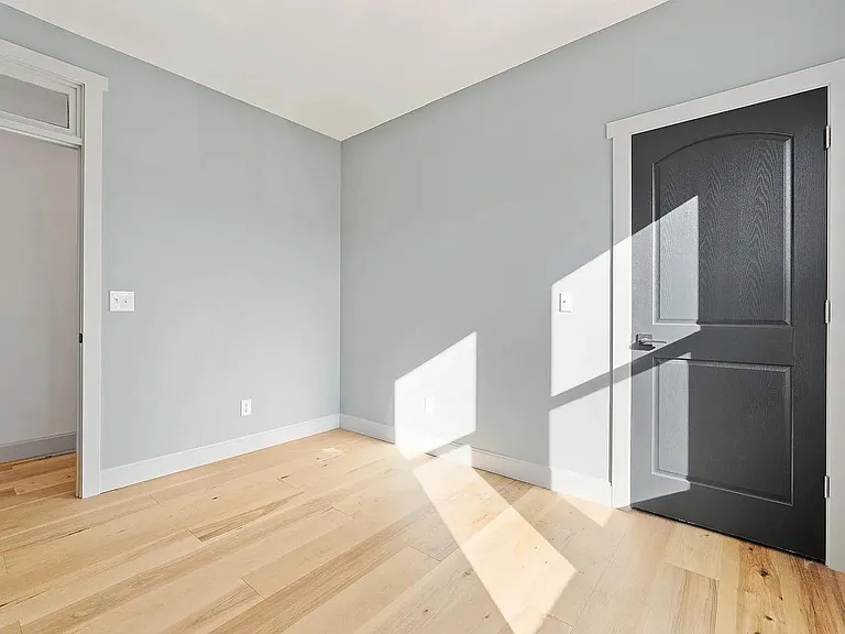 1118 Rockhill St — Photo 22