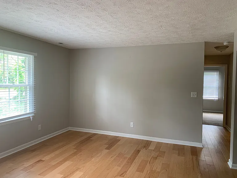 904 Norwood St — Photo 6