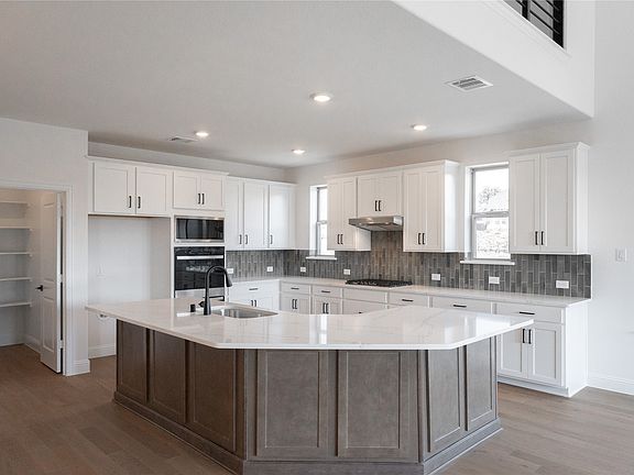 5th image of 2416 Woodhall Dr