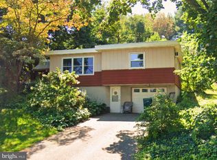 206 Erb Ave, Willow Street, PA 17584