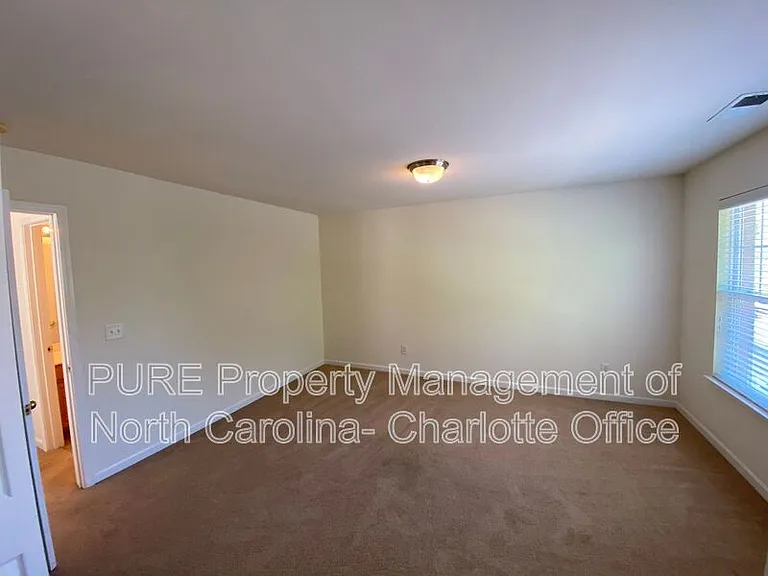 8622 Twined Creek Ln — Photo 33