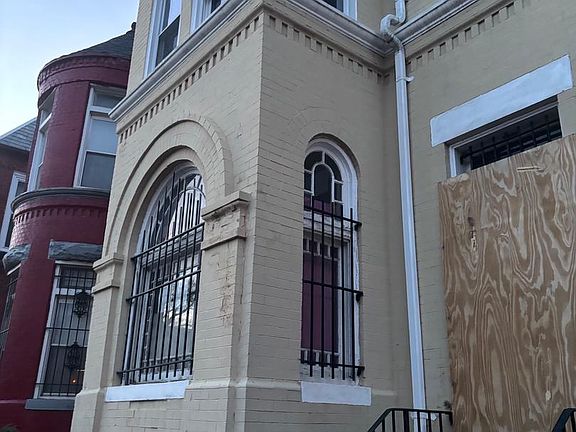 2nd image of 229 Elm St NW