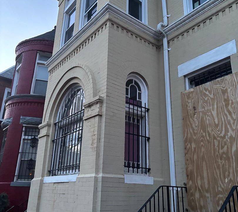 1st image of 229 Elm St NW