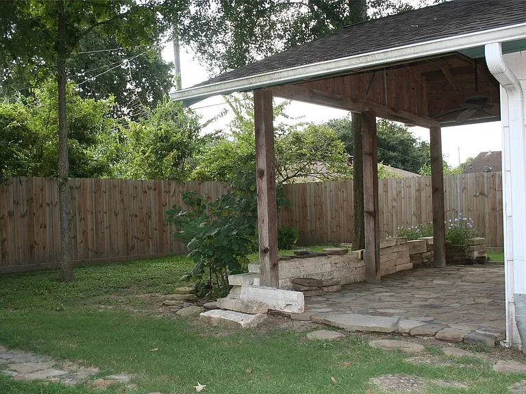 7518 El Rancho St — Photo 13
