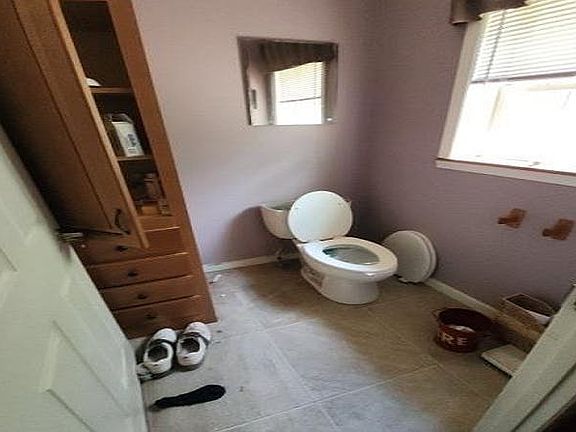 5th image of 350 Crest Dr