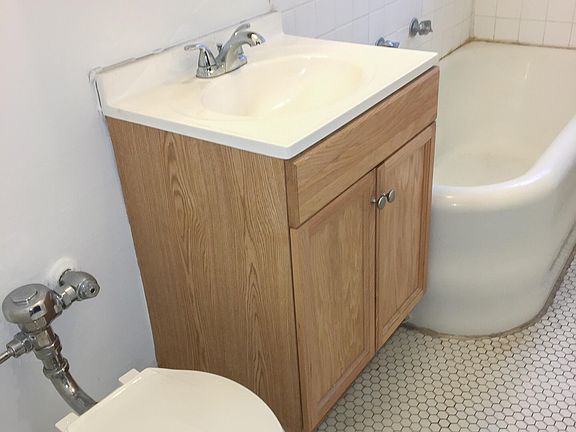 4th image of 1619 W Sunnyside Ave #3S