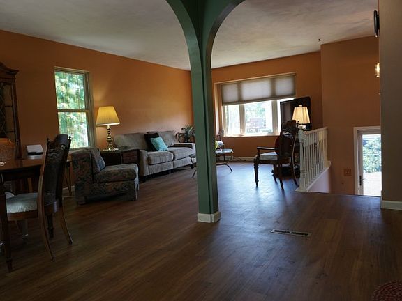 4th image of 1909 Lola Ln