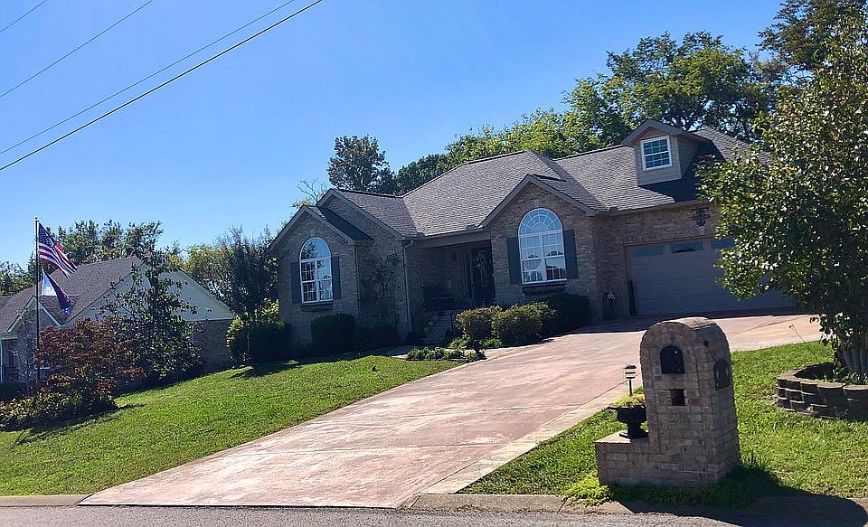 1st image of 218 Brooklyn Cir