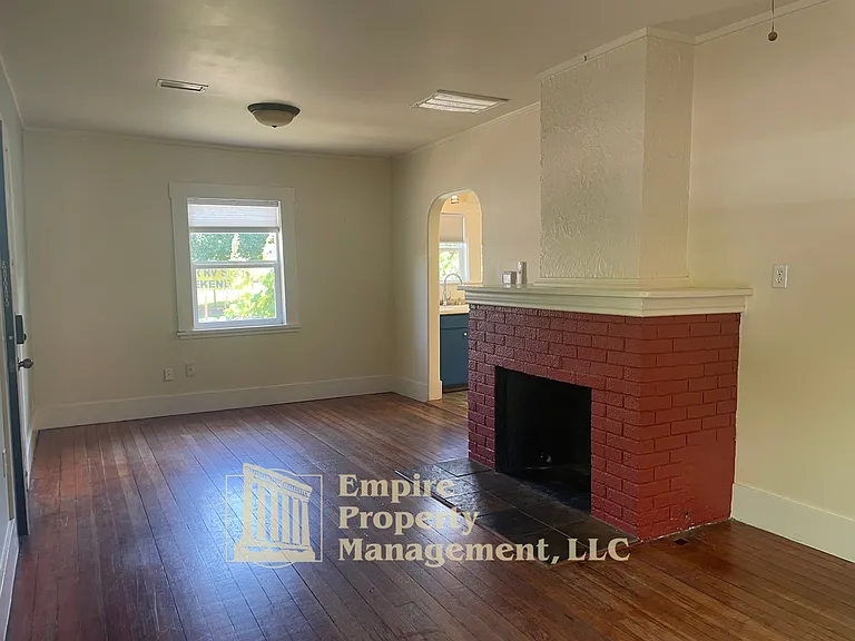 1292 Monroe St — Photo 6
