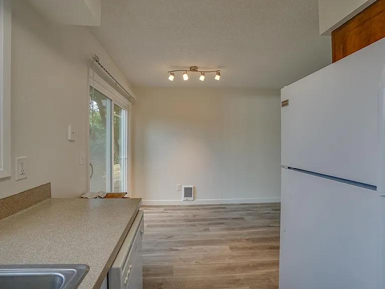 5128-5218 SW Franklin Ave — Photo 57