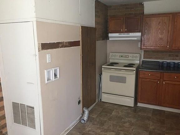 4th image of 1758 E Kelly St