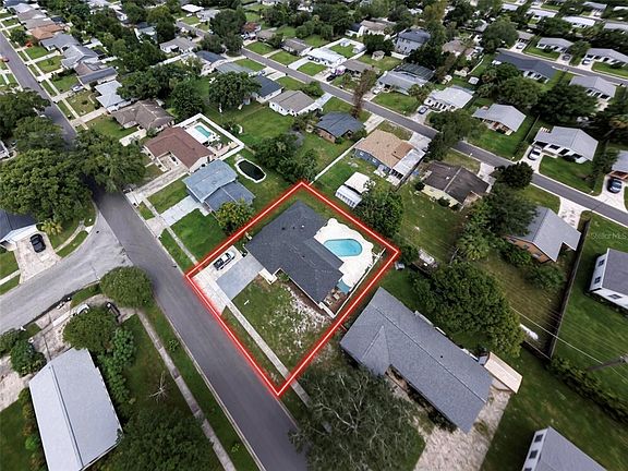 3rd image of 2217 SUSSEX ROAD