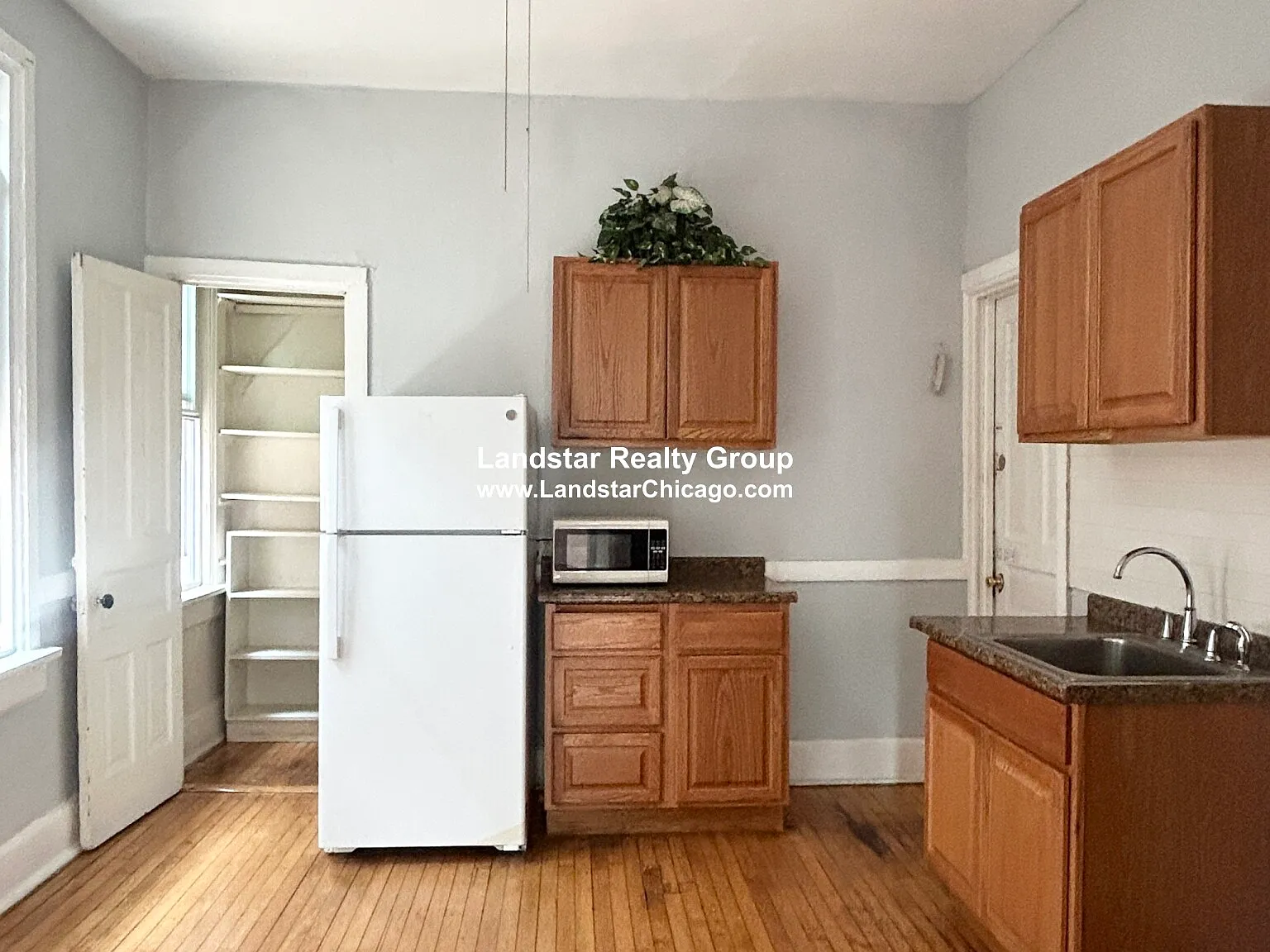 1 bed, 1.0 bath, $1,750 — Photo 2