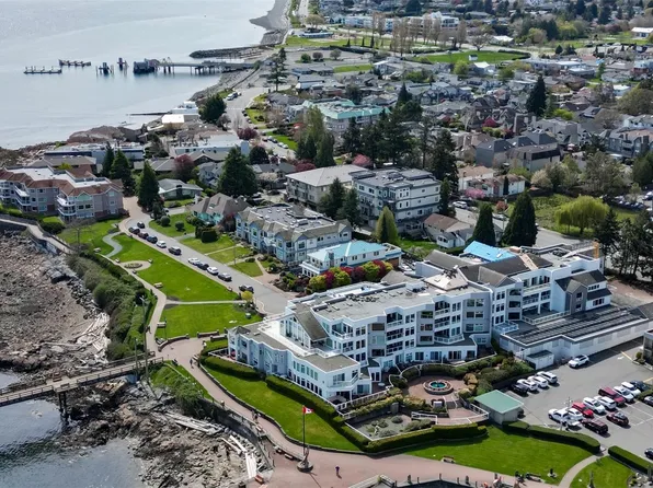 2535 Bevan Ave, Sidney, BC V8L 1W5