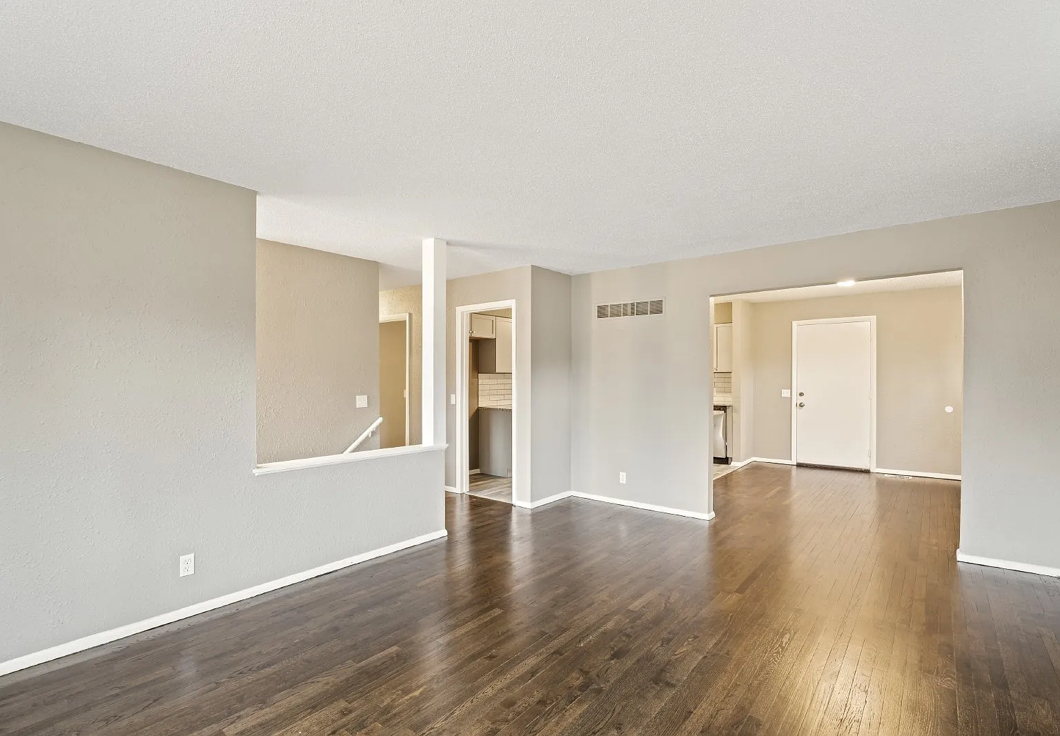 3 bed, 2.0 bath, 1186 sqft, $1,795 — Photo 2