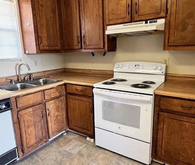 103 Teakwood Dr — Photo 2