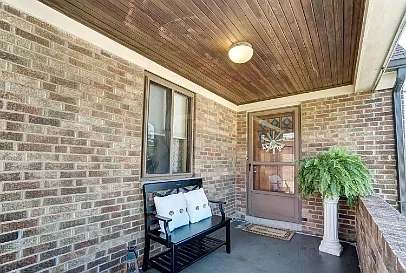4026 Washington Ave — Photo 2