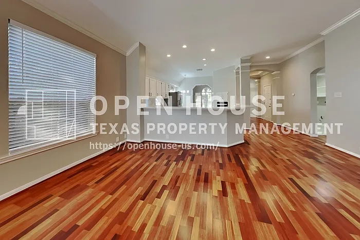 3 bed, 2.5 bath, 2183 sqft, $2,400 — Photo 4
