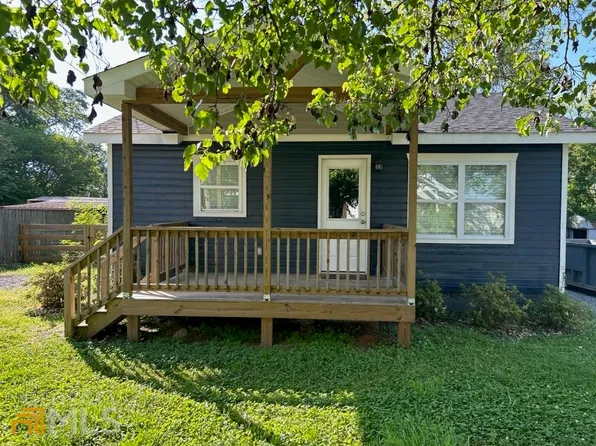 52 Elizabeth St, Commerce, GA 30529