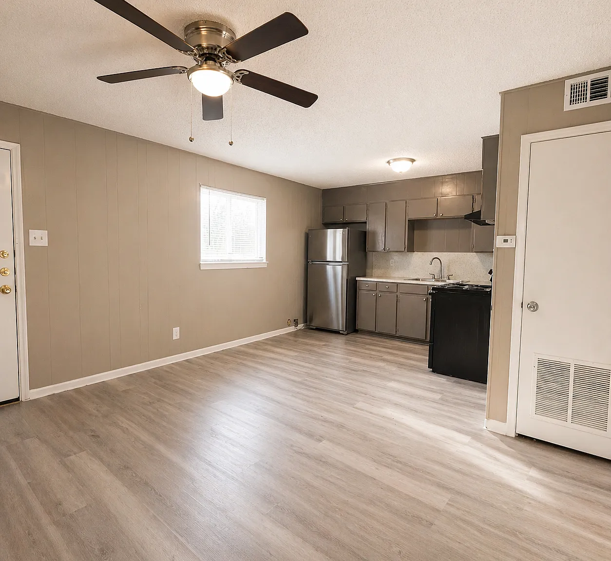 Highlander Apartments — Photo 2