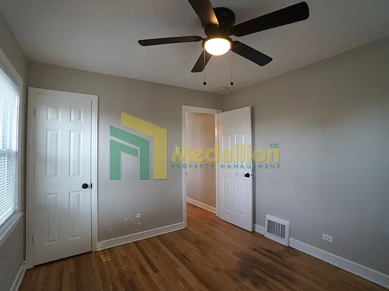 9858 S Drexel Ave — Photo 8