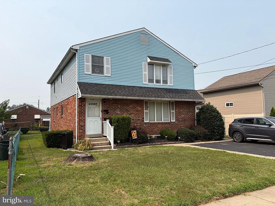 1st image of 233 Mohican St