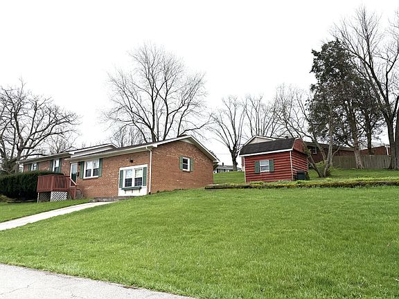 4th image of 101 Cedar Dr