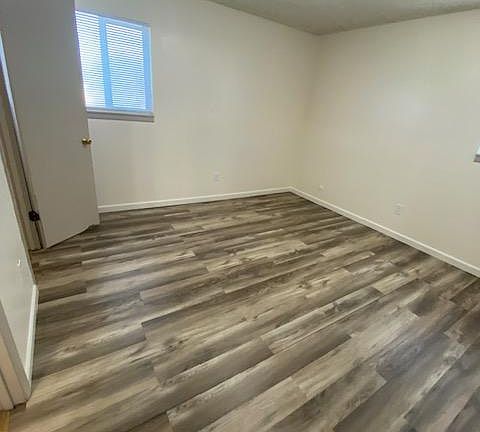 4th image of 925 W 29th St S #211