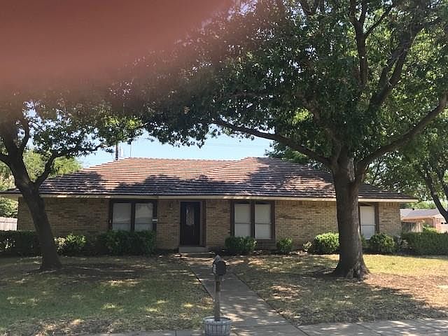 2nd image of 1005 Cottonwood Dr