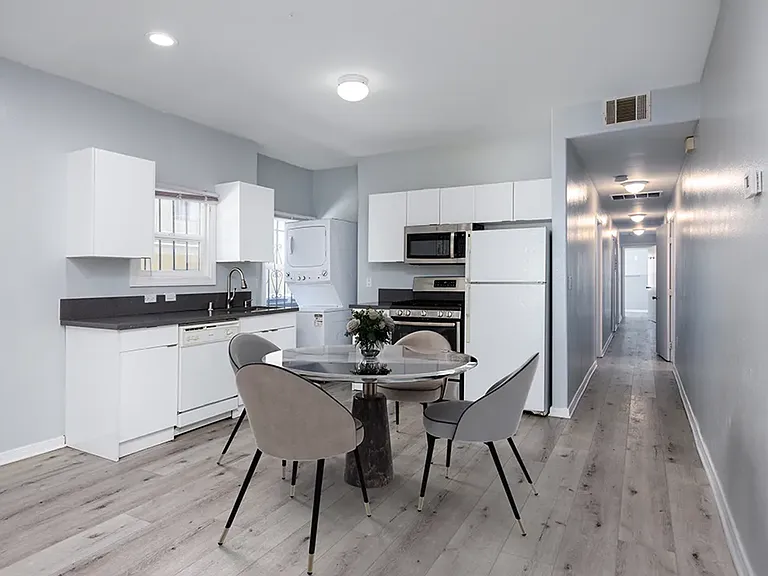 1220 W 27th St — Photo 16