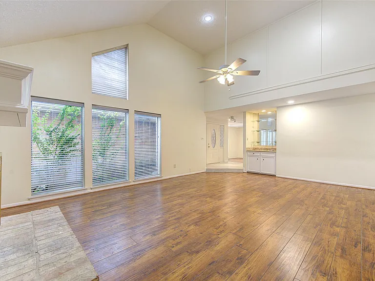 12810 Chaseland Ln — Photo 10