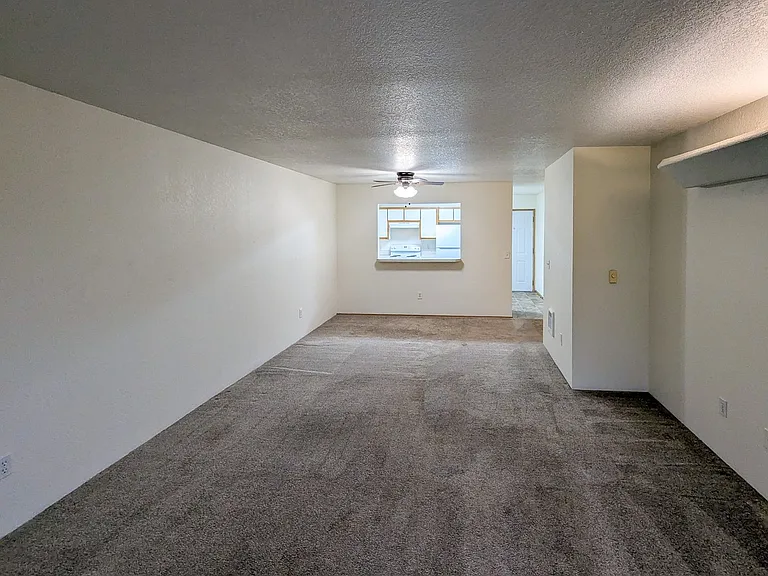 North Salem Apartment Complex With Washer/Dryer! ~ Camelot — Photo 19