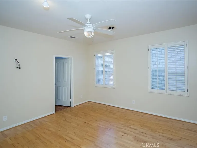 515 W Balboa Blvd — Photo 37