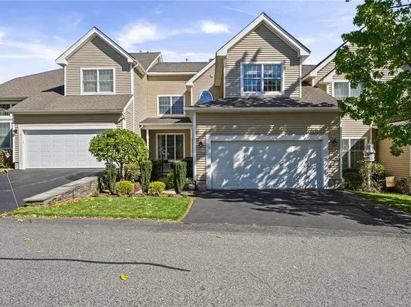 16 Starling Way, West Warwick, RI 02893