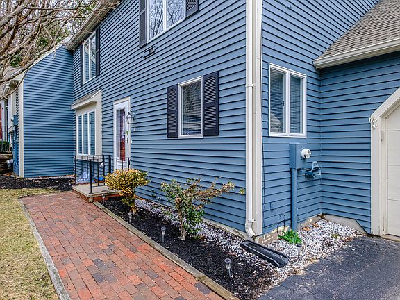 2nd image of 12 Azalea Lane #12