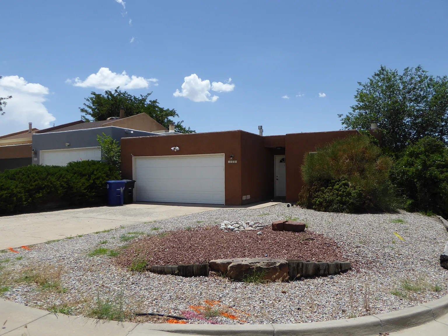3 bed, 1196 sqft, $2,000 — Photo 2